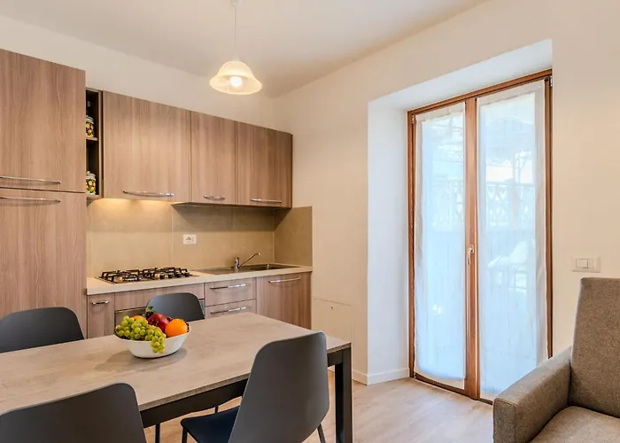 House-2 By Interhome شقة Rezzonico